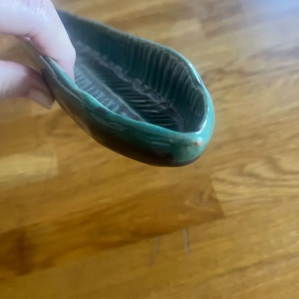 Crate & Barrel Green Leaf Appetizer Dish Long Olive Boat 16